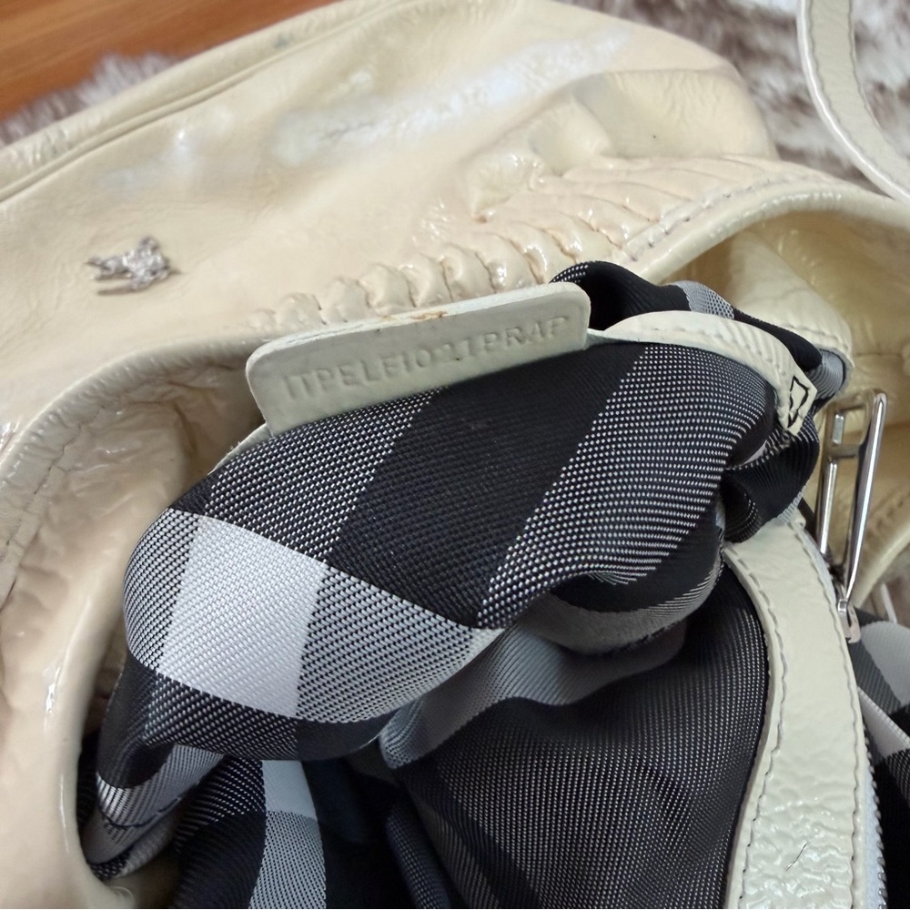 Burberry Patent Leather Shoulder Bag Project Bag TLC damaged - Picture 12 of 15